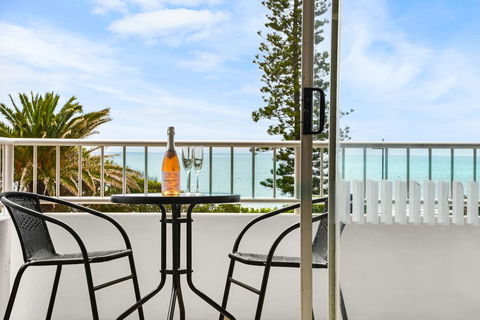 Alex Beach Apt Bilgola4 - E Caravan Parks 0