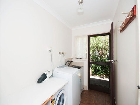 All Decked Out - Pet Friendly - E Caravan Parks 2