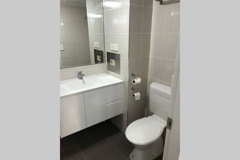 All In 500 Aud Weekly Beachfront The STRAND Studio Apartment - E Caravan Parks 1