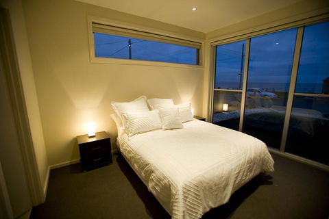 Aloha Beachfront Port Fairy - E Caravan Parks 3