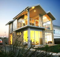 Aloha Beachfront Port Fairy - E Caravan Parks