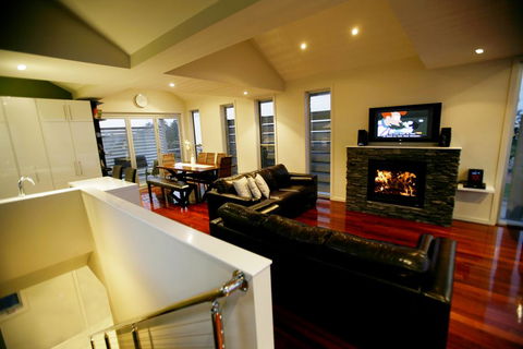 Aloha Beachfront Port Fairy - E Caravan Parks 2