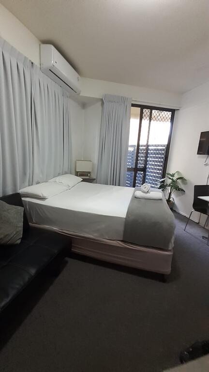 Aloha Surfers Paradise! - E Caravan Parks 3