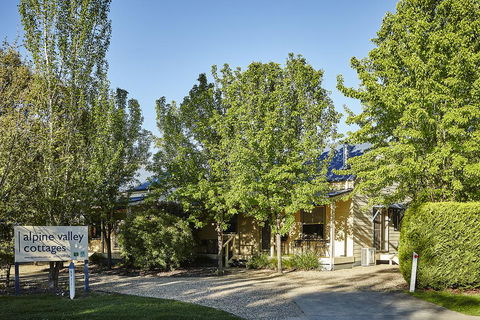 Alpine Valley Cottages - E Caravan Parks 1