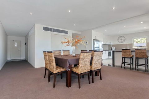 Alta Mira, Unit 14, 12 - 14 Soldiers Point Rd - E Caravan Parks 3