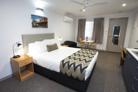 Altitude Motel Apartments - E Caravan Parks 2