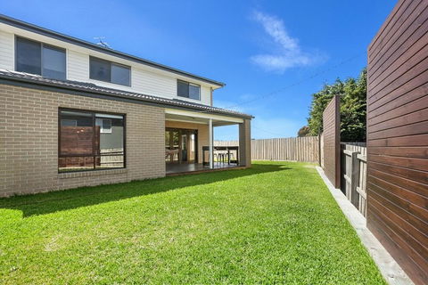 Alyxia Escape 15 - E Caravan Parks 3
