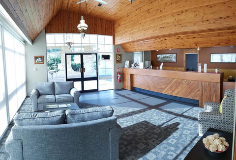 Amber Court Motor Inn - E Caravan Parks 3