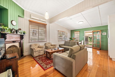 Ambiente Cottage - Pet And Family Friendly - E Caravan Parks 2