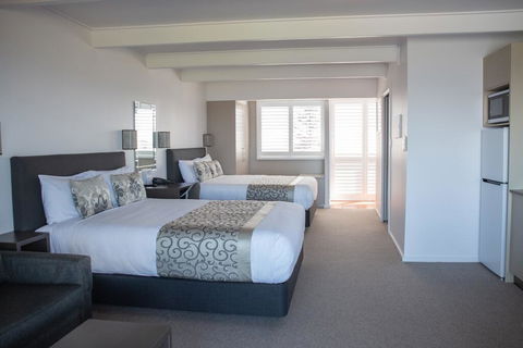 Amooran Oceanside Apartments And Motel - E Caravan Parks 3