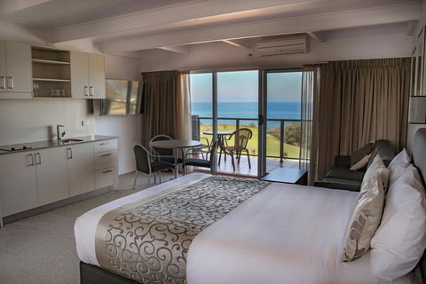 Amooran Oceanside Apartments And Motel - E Caravan Parks 1
