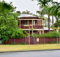 Anchorage Guest House and Self-contained Accommodation - E Caravan Parks