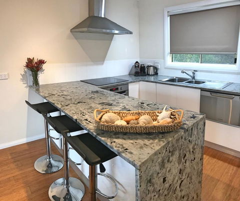 Angasi Apartment On Highcrest - E Caravan Parks 1