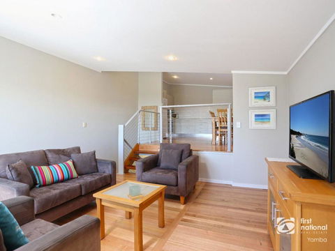 Angourie Blue 1 - Great Ocean Views - Surfing Beaches - E Caravan Parks 2