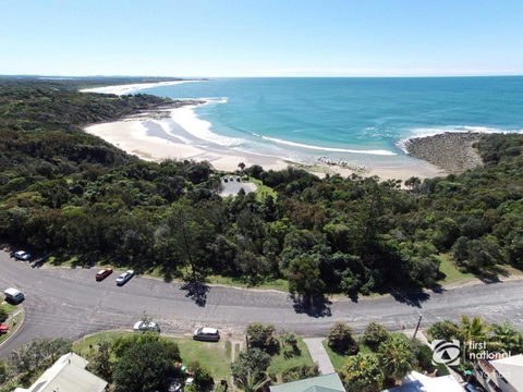 Angourie Blue 1 - Great Ocean Views - Surfing Beaches - E Caravan Parks 1