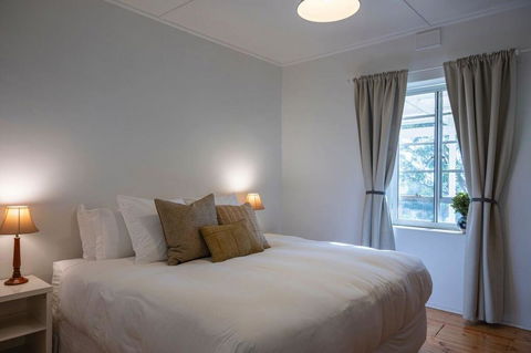 Antechamber Bay Retreats - E Caravan Parks 2