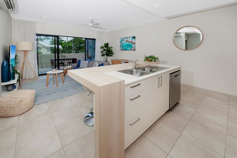 Apartment Close To The City Life On Lake 3 - E Caravan Parks 3