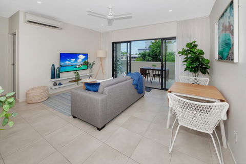 Apartment Close To The City Life On Lake 3 - E Caravan Parks 2