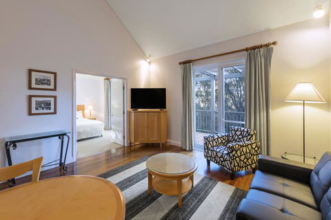 Apartments @ 15 Thompsons - E Caravan Parks 0