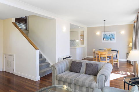 Apartments @ 15 Thompsons - E Caravan Parks 2