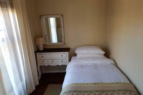 Appin Homestay Country Cabin - E Caravan Parks 2
