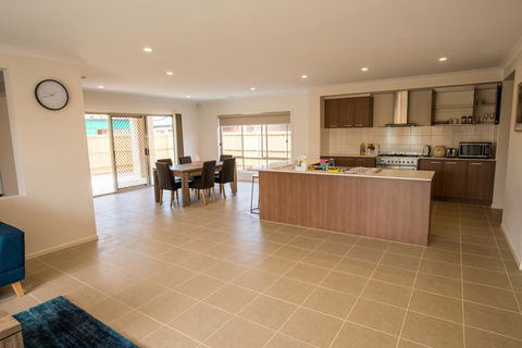 Apple House Point Cook - E Caravan Parks 3