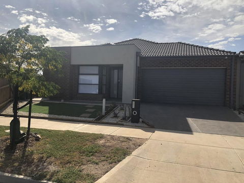 Apple House Tarneit North - E Caravan Parks 1