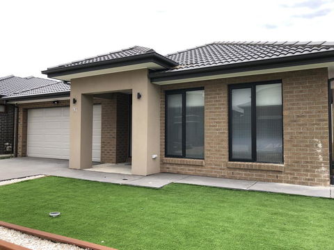 Apple House Upper Point Cook - E Caravan Parks 1