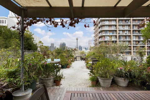 Apt - Art Deco Studio B - E Caravan Parks 2