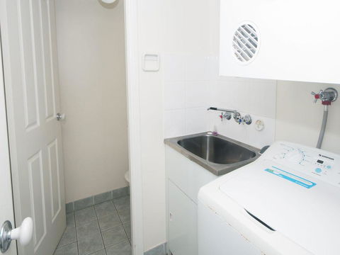 Aquarius Apartment 3 - E Caravan Parks 1