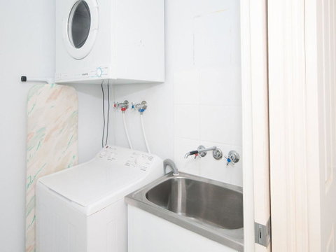Aquarius Apartment 4 - E Caravan Parks 1