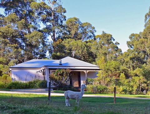 Araluen Park Cottages - E Caravan Parks 0
