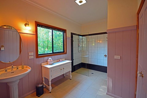 Araluen Park Cottages - E Caravan Parks 1