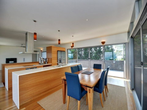 Architectural Design On The Beach - E Caravan Parks 3
