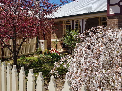 Arden On McLachlan - E Caravan Parks 1