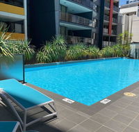 ARENA CENTRAL EXEC VIEWS WINE NETFLIX WIFI PARKING - E Caravan Parks