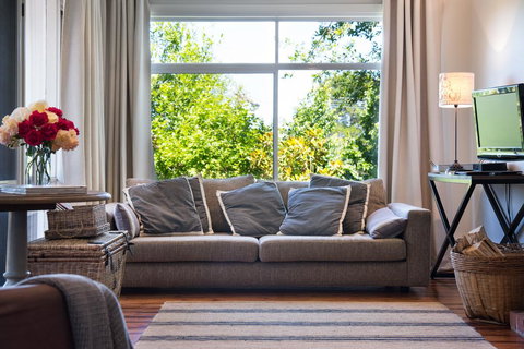 Argus Hill Cottage - E Caravan Parks 0