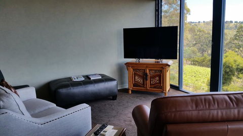 Armalong Winery Chalets - E Caravan Parks 3