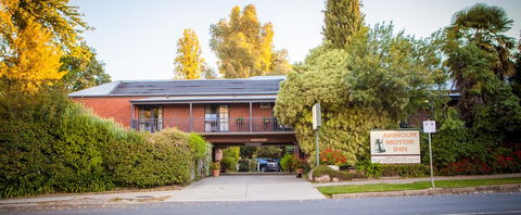 Armour Motor Inn - E Caravan Parks 0