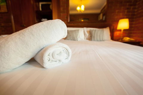 Armour Motor Inn - E Caravan Parks 2