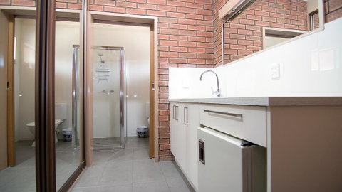 Ashleigh Court Motor Inn - E Caravan Parks 3