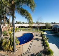 Ashleigh Court Motor Inn - E Caravan Parks