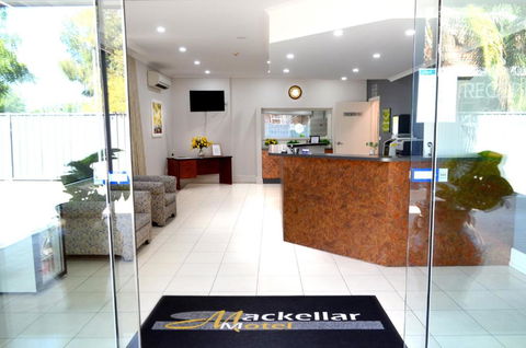 Mackellar Motel - E Caravan Parks 1