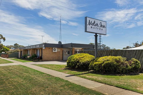 Maffra Motor Inn - E Caravan Parks 0