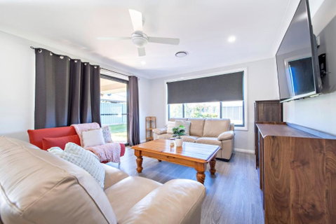 Magnolia Entertainer - Firepit, Pets Welcome - E Caravan Parks 1