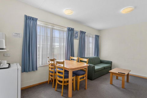 Martin Cash Motel - E Caravan Parks 3
