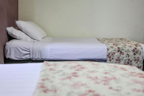 Maynestay Motel - E Caravan Parks 2