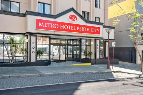 Metro Hotel Perth City - E Caravan Parks 0