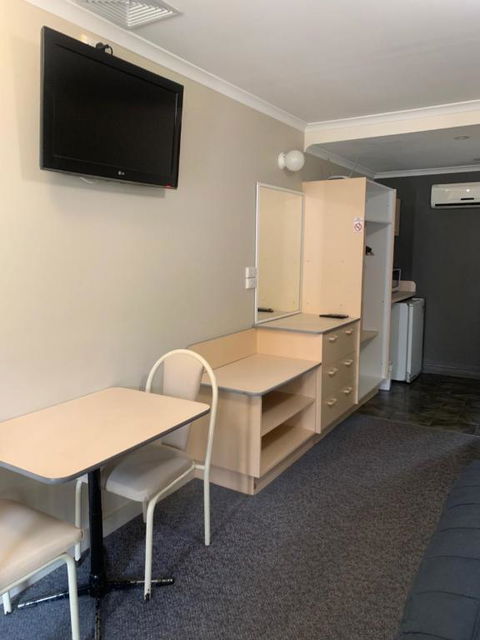 Mid Coast Motor Inn - E Caravan Parks 3