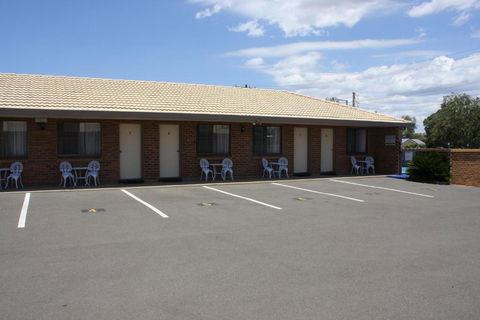 Mid Town Inn Narrabri - E Caravan Parks 2